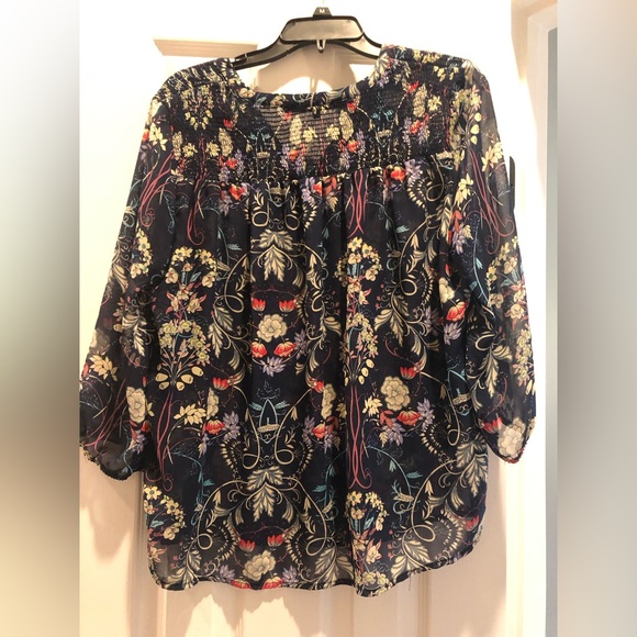 Fun 2 Fun size L Blouse stitch fix - Picture 2 of 4